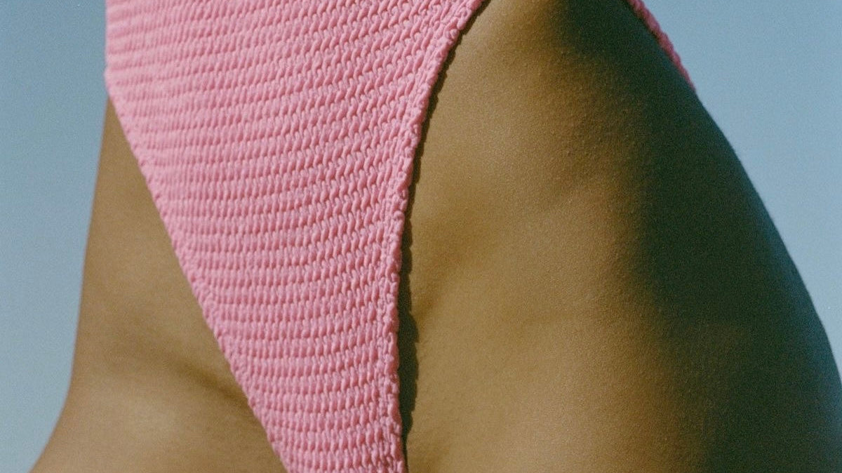 Crinkle Swimwear: Warum dieser Trend gerade jetzt sein Comeback feiert