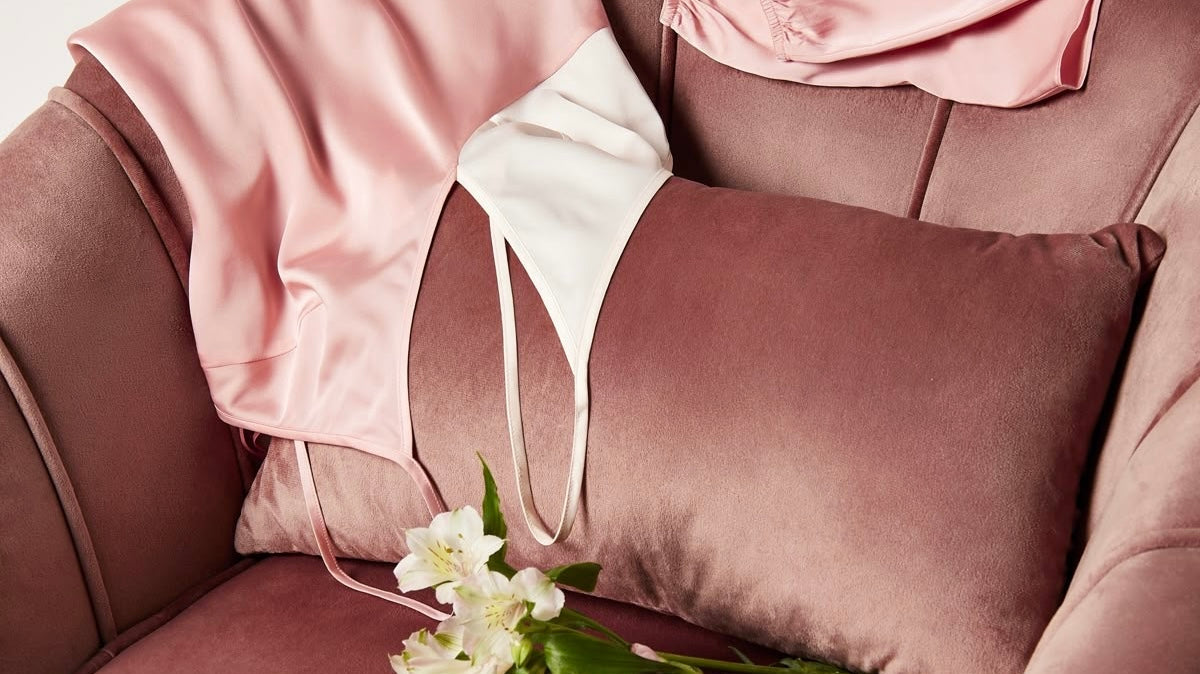 Welche Stoffe sind am besten für Loungewear und Pyjama? Satin, Baumwolle oder Seide