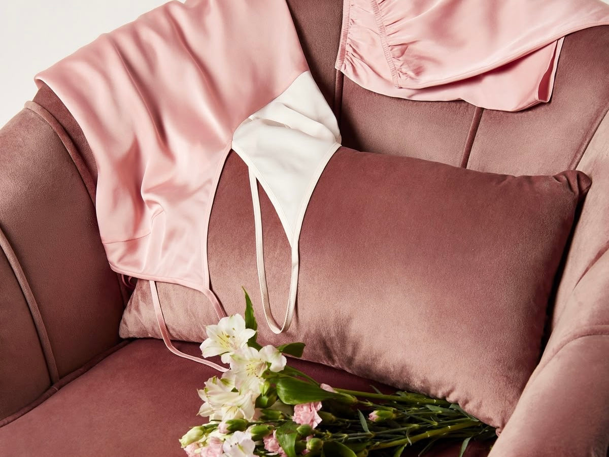 Welche Stoffe sind am besten für Loungewear und Pyjama? Satin, Baumwolle oder Seide